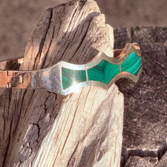 Vintage Sterling Silver Mexico Bracelet With Malachite Inlay Zigzag Design Hinge - Picture 5 of 13